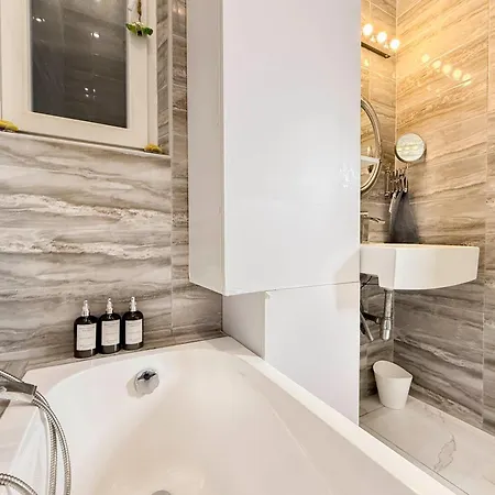 Izabellas Luxury Downtown شقة