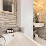 Izabellas Luxury Downtown Lejlighed