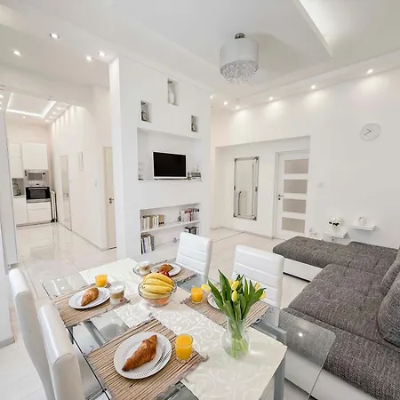 Izabellas Luxury Downtown Apartamento *